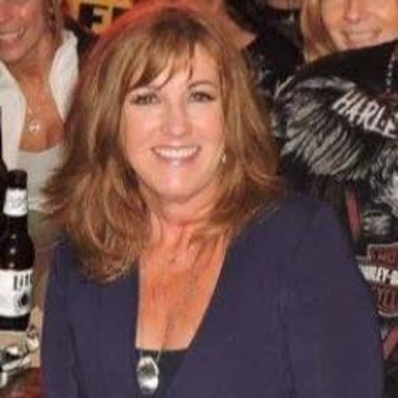 Meet your Posher, Cynthia