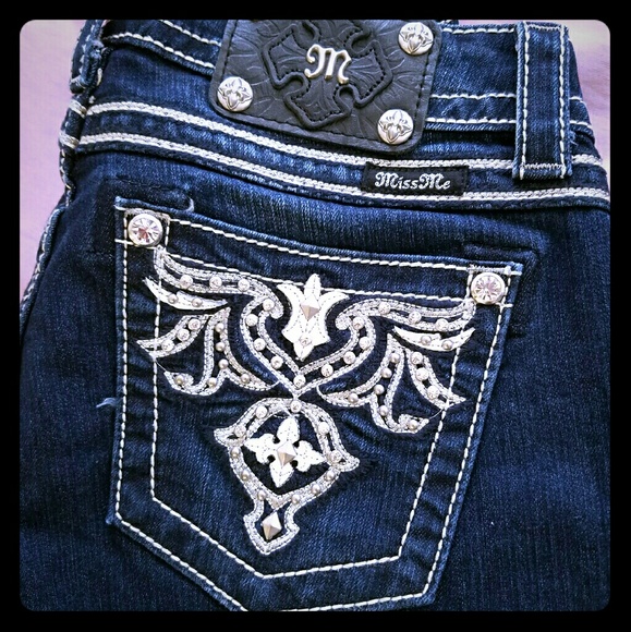 💕MISS ME 💕embellished skinny jeans