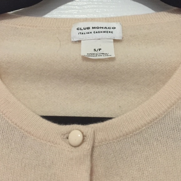 Beautiful Club Monaco Italian cashmere sweater