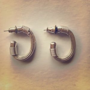 🤑Silver hoop studs