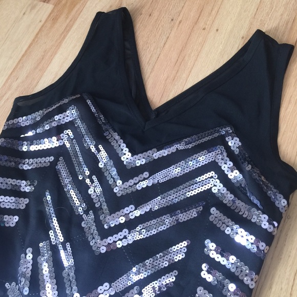 2b Bebe Sequin Mini Dress - Picture 2 of 4