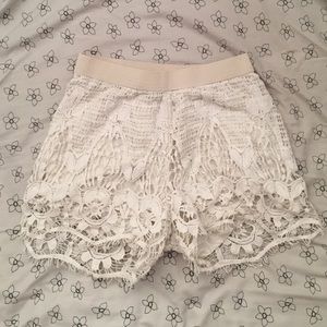 American Eagle white lace shorts size xs
