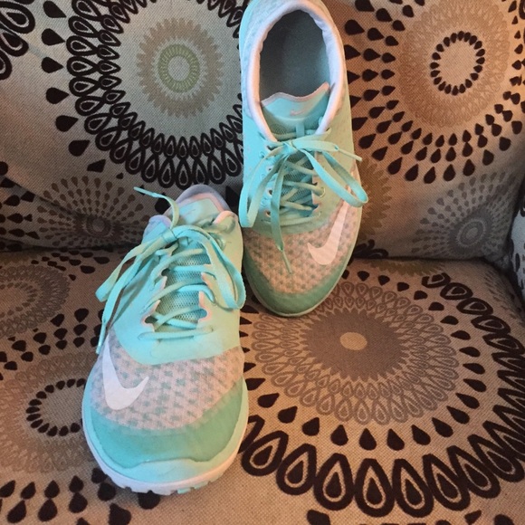 MAKE OFFER🔥🔥NIKE FS LITE 2 RUNNING SHOES