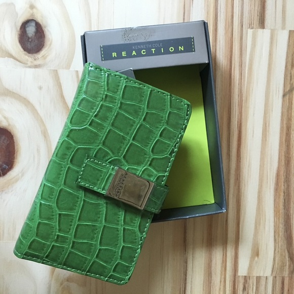Green Kenneth Cole Reaction Wallet
