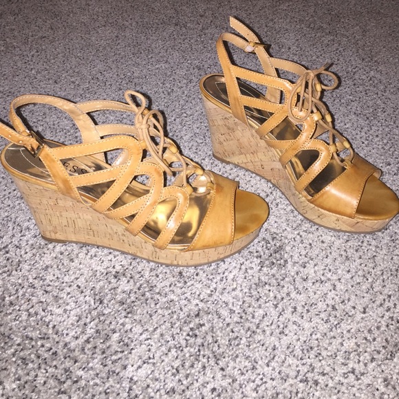 GUESS wedges