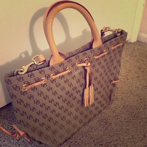 Small Dooney & Bourke handbag