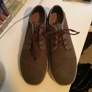 BNWOT Men's Suede TOMS Lace-up Sneakers