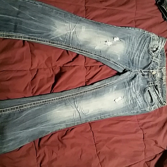 SUPER CUTE! Almost famous jeans size 7