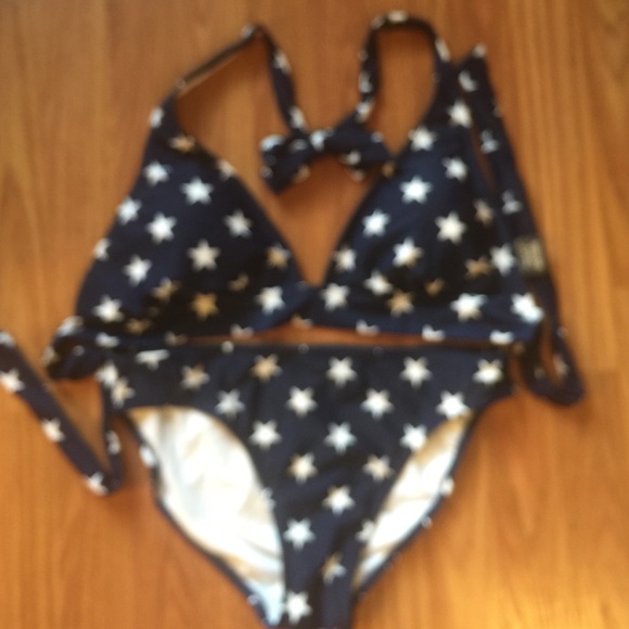 Just in time for July 4th!  Never been worn.