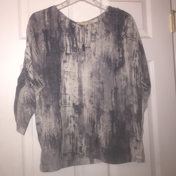 Michael Kors shirt, in perfect condition 😍