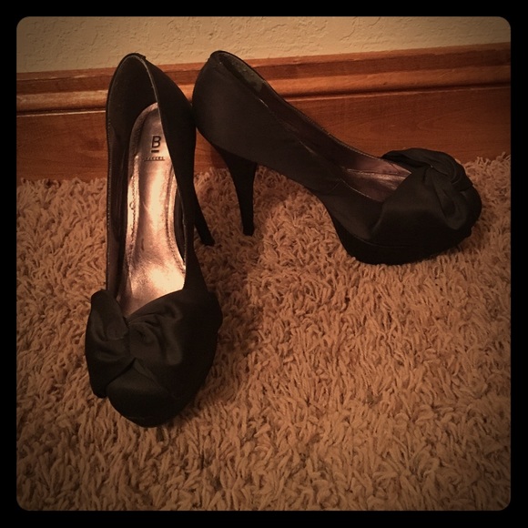 Bakers size 10 classy black heels.