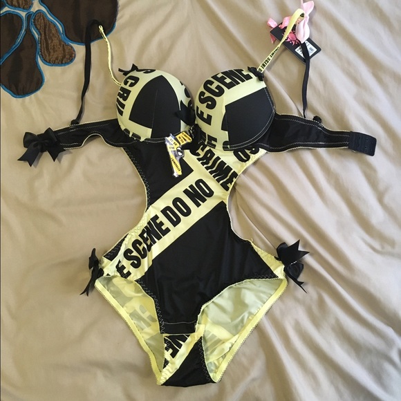 Crime scene do not cross Monokini