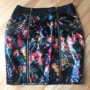 2b Bebe flora faux leather skirt