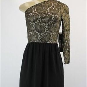 Gold and black one shoulder kensie