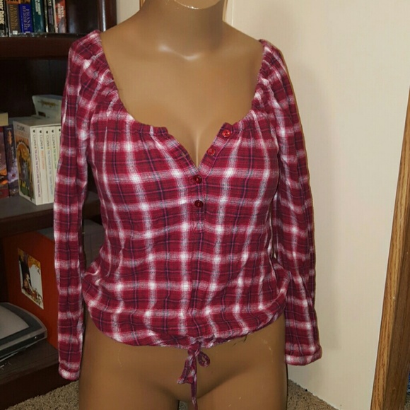 Sz M cotton bubble v neck plaid top opi nice!