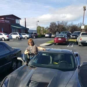 Meet your Posher, Estela