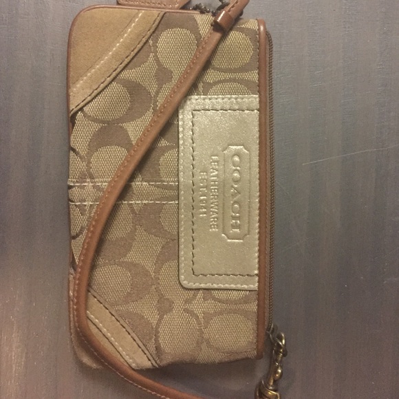 Coach Wristlet - Picture 1 of 2