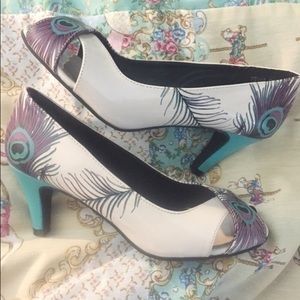 TUK Peekaboo Toes Peacock Heels Never Worn