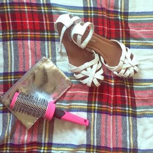 📦FINAL PRICE 📦 Brand new white sandals