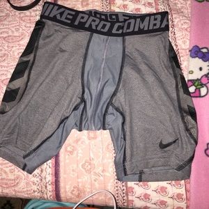 •Sold on Ⓜ️• Boys Nike Pro Combat