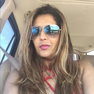 Meet your Posher, Nora