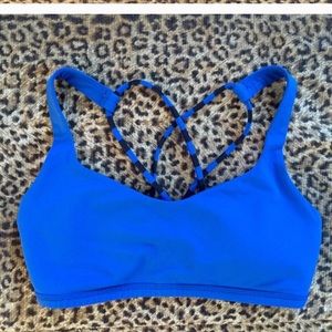 Lululemon size 4 free to be bra