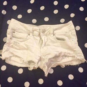 AMERICAN EAGLE White Jean Shorts