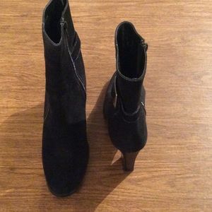 Easy walking stylish boots