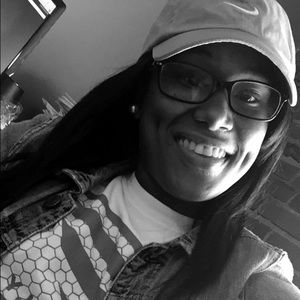 Meet your Posher, Alexis