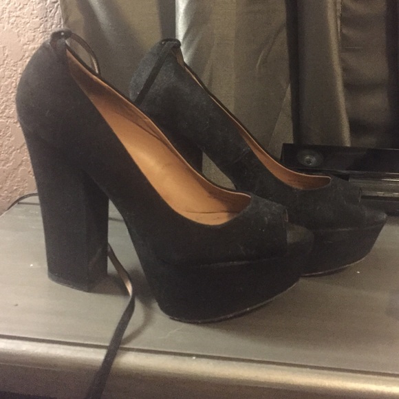 Trafaluo Heels from Zara - Picture 1 of 4