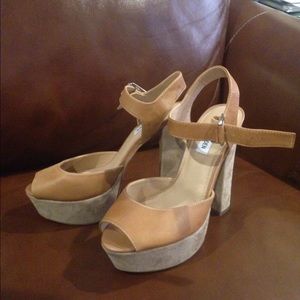 Steve Madden 6" platform leather heel