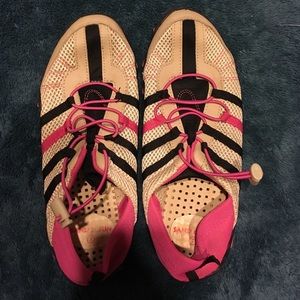 Athletic Water Shoes (Size 7)