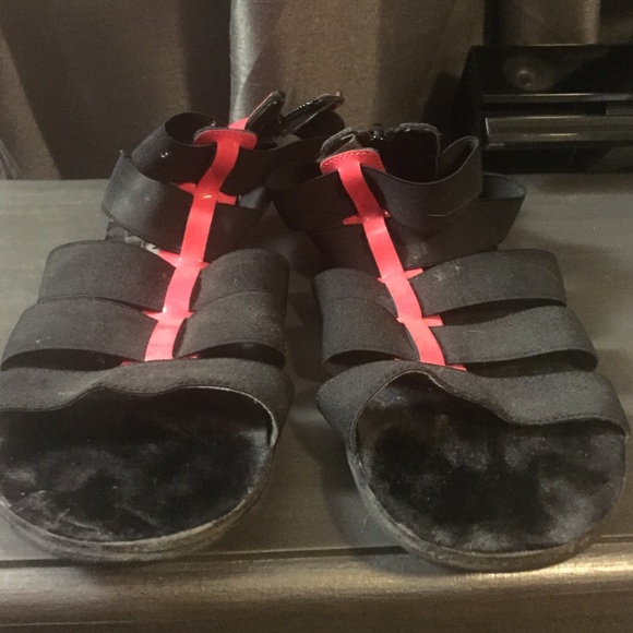 Steve Madden Sandals - Picture 1 of 3