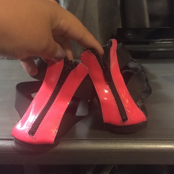 Steve Madden Sandals - Picture 3 of 3