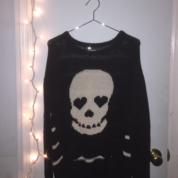 Hi-low skull sweater