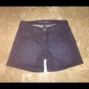 Banana Republic Denim Shorts 💕VERY CUTE💕