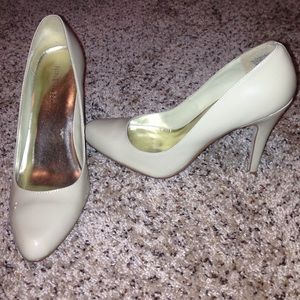 Nine West "Gorgeous" pump, size 8.5