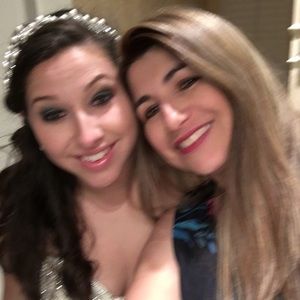 Meet your Posher, Ceci