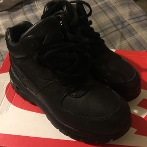 Nike Goadone Boots (Black)