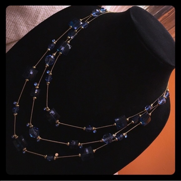 Sparkling blue necklace - Picture 3 of 3