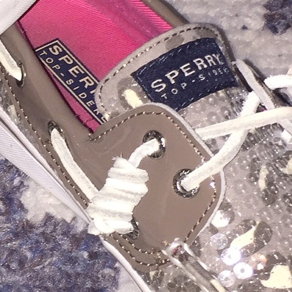 Sperry - Picture 2 of 2