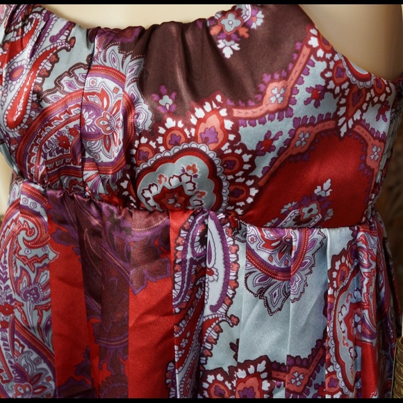 Rampage paisley patterned red sleeveless blouse, M - Picture 3 of 4