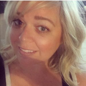 Meet your Posher, Adrienne