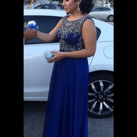 Prom dress - Picture 2 of 2