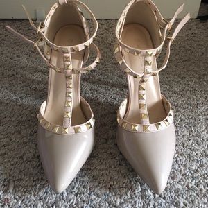 patent studded nude heels (7.5)
