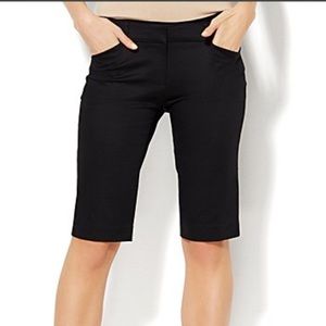 Longer length/Bermuda shorts•