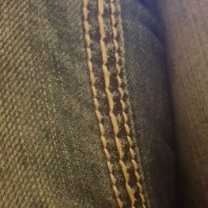 Meet your Posher, Ari