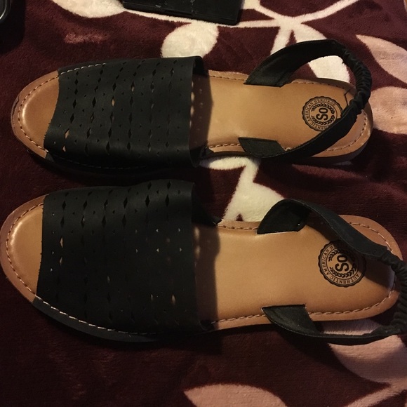 So Sandals