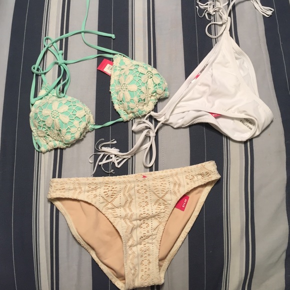 Xhilaration swim top and bottoms