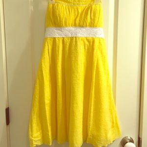 Yellow strapless dress